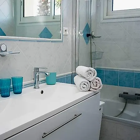 Gorgeous Les Issambres With Swimming Pool 4*